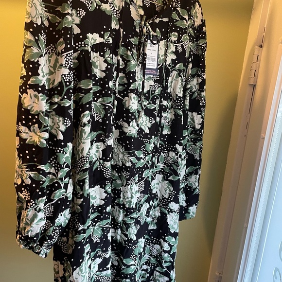 Floral Black and Green Dress - Picture 2 of 4
